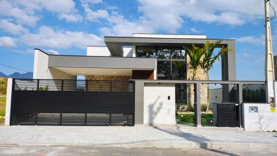 Casa de alto padrão no bairro Rau
