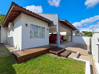 Casa à venda em Jaraguá do Sul no bairro Três Rios do Norte