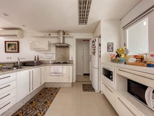 Casa semimobiliada com amplo terreno a venda no bairro Amizade, Jaraguá do Sul