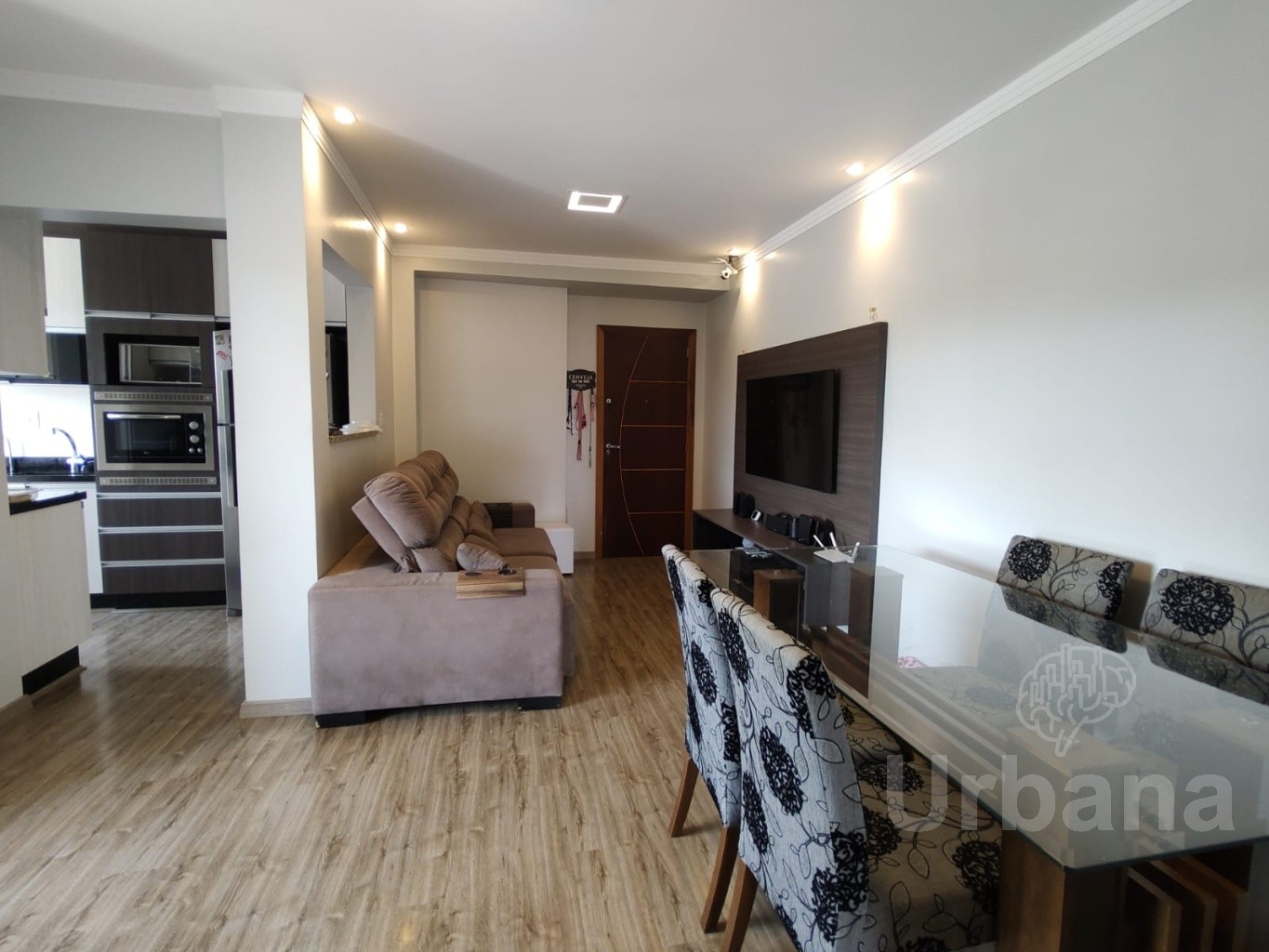 Apartamento com 3 dormitórios à venda Nova Brasília, Jaraguá do Sul semimobiliado