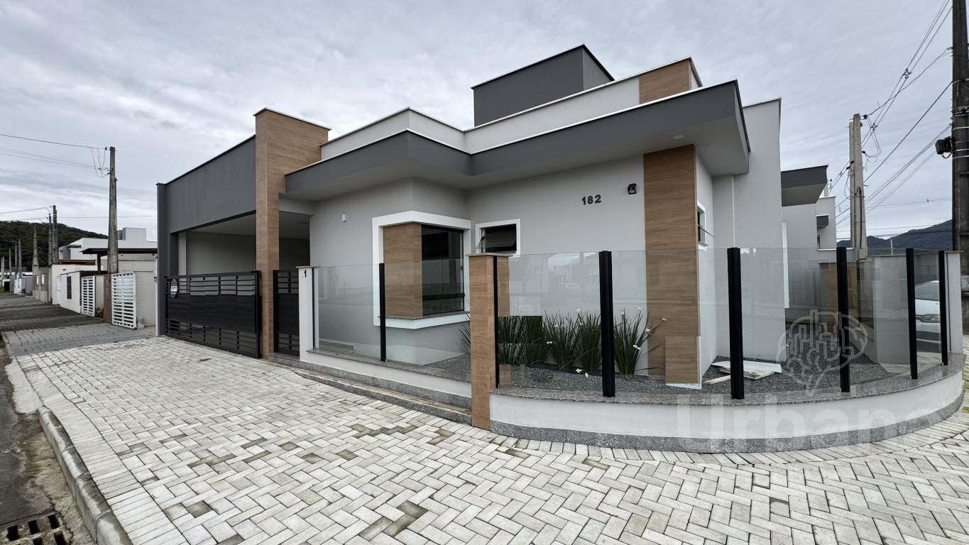 Casa a venda em Jaraguá do Sul com 3 quartos, bairro Três Rios do Norte