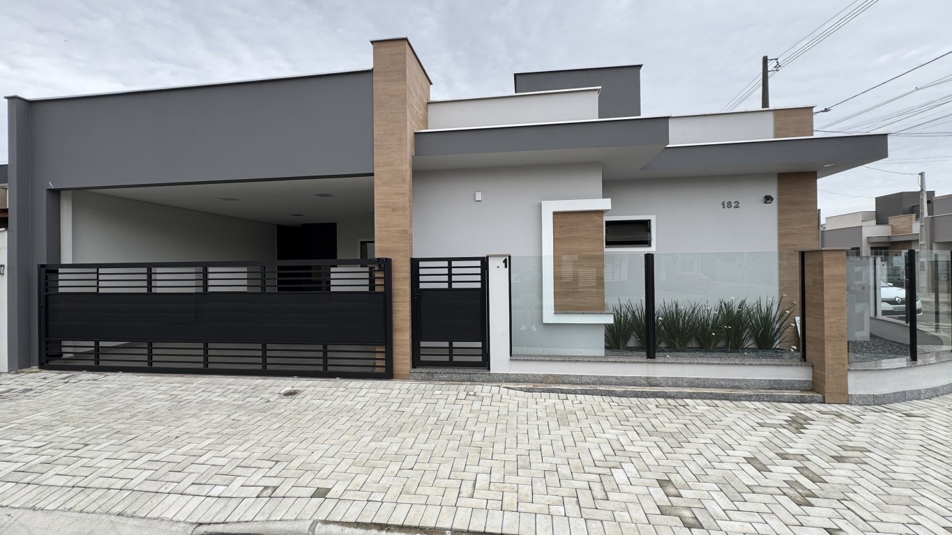 Casa a venda em Jaraguá do Sul com 3 quartos, bairro Três Rios do Norte