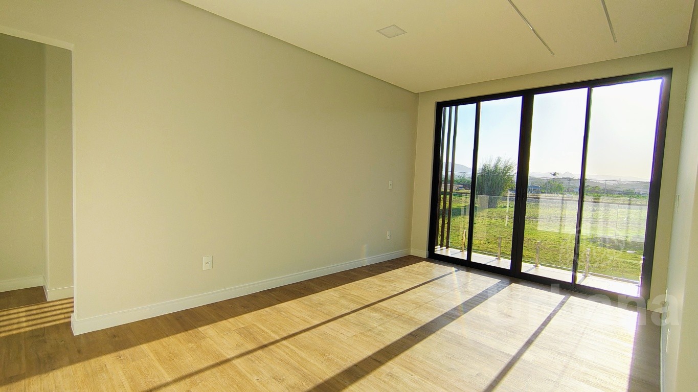 Casa de esquina em Três Rios do Norte - Jaraguá do Sul | Urbana Imóveis