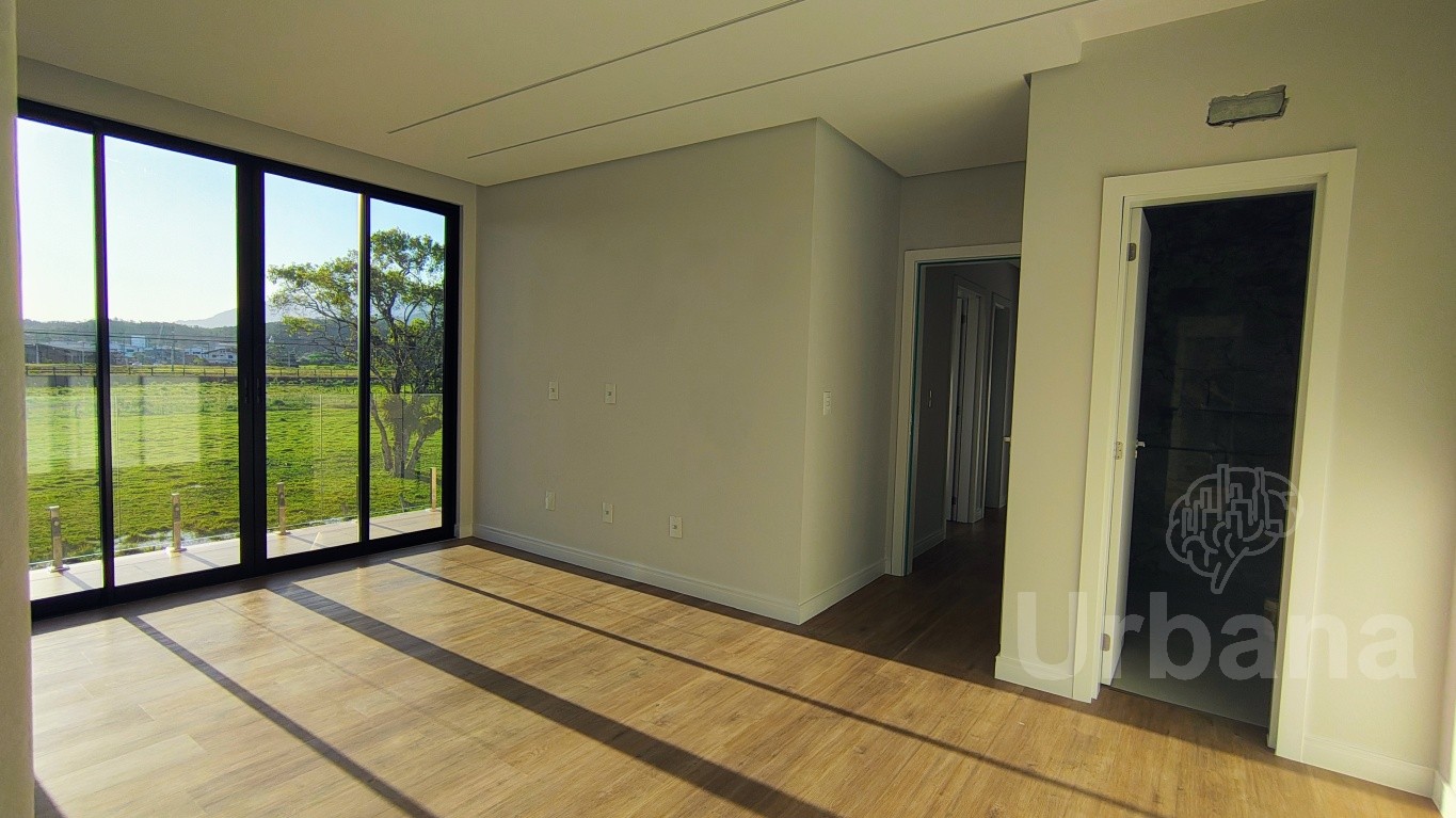 Casa de esquina em Três Rios do Norte - Jaraguá do Sul | Urbana Imóveis