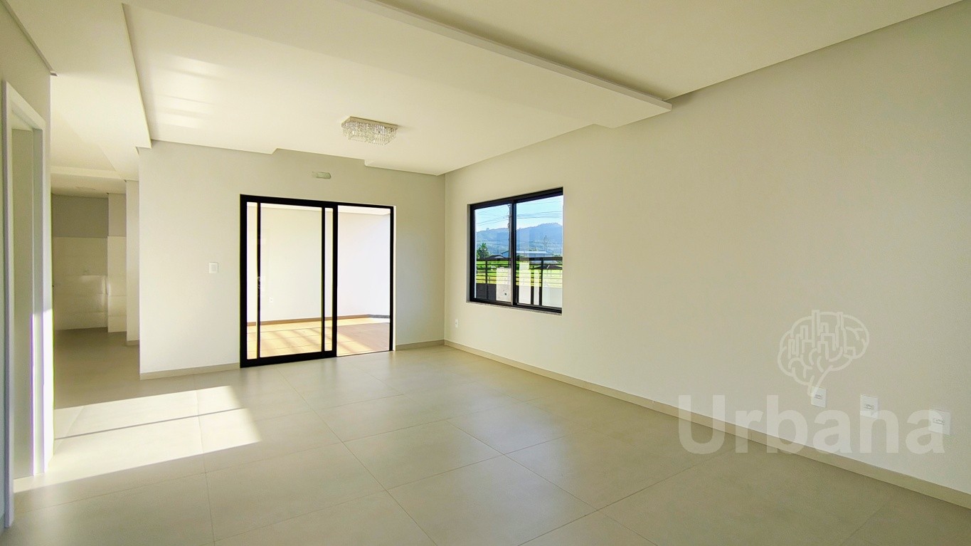 Casa de esquina em Três Rios do Norte - Jaraguá do Sul | Urbana Imóveis