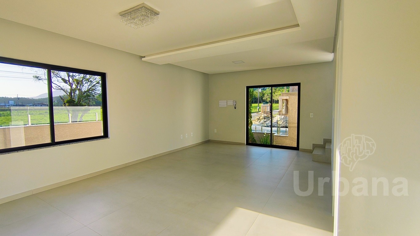 Casa de esquina em Três Rios do Norte - Jaraguá do Sul | Urbana Imóveis