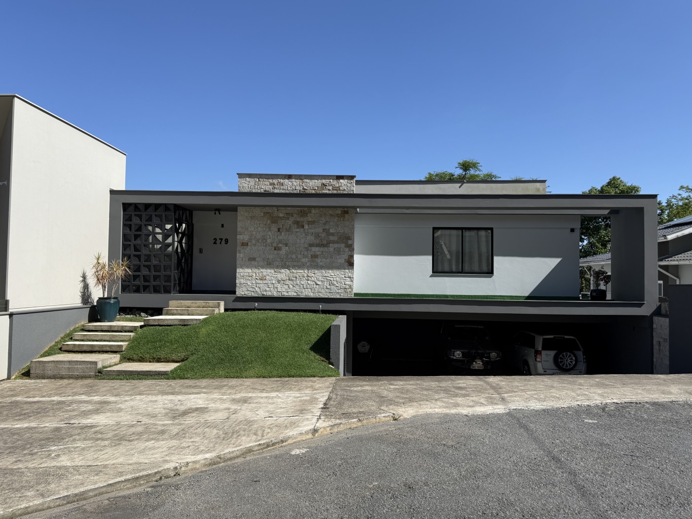 Casa semimobiliada na Barra do Rio Cerro - Jaraguá do Sul | Urbana Imóveis