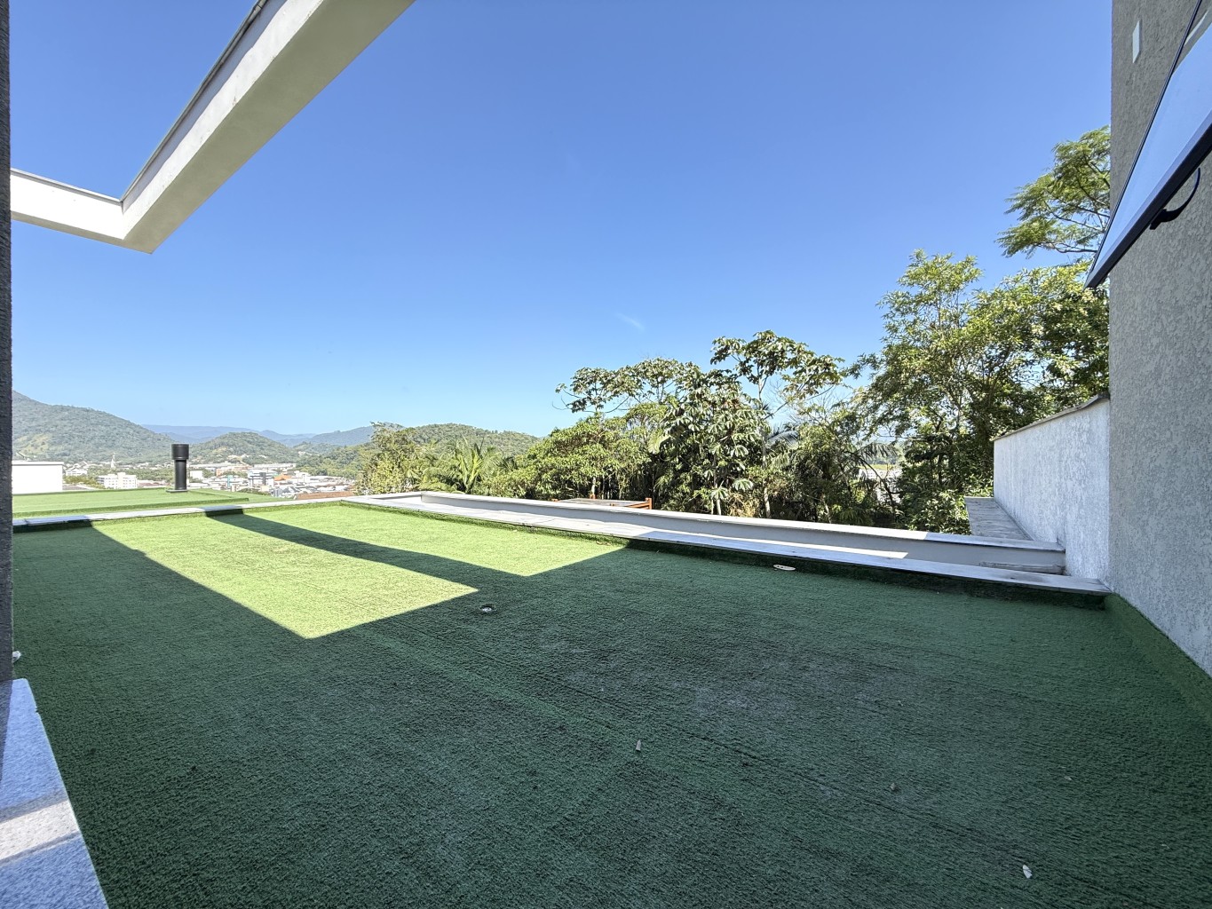 Casa semimobiliada na Barra do Rio Cerro - Jaraguá do Sul | Urbana Imóveis