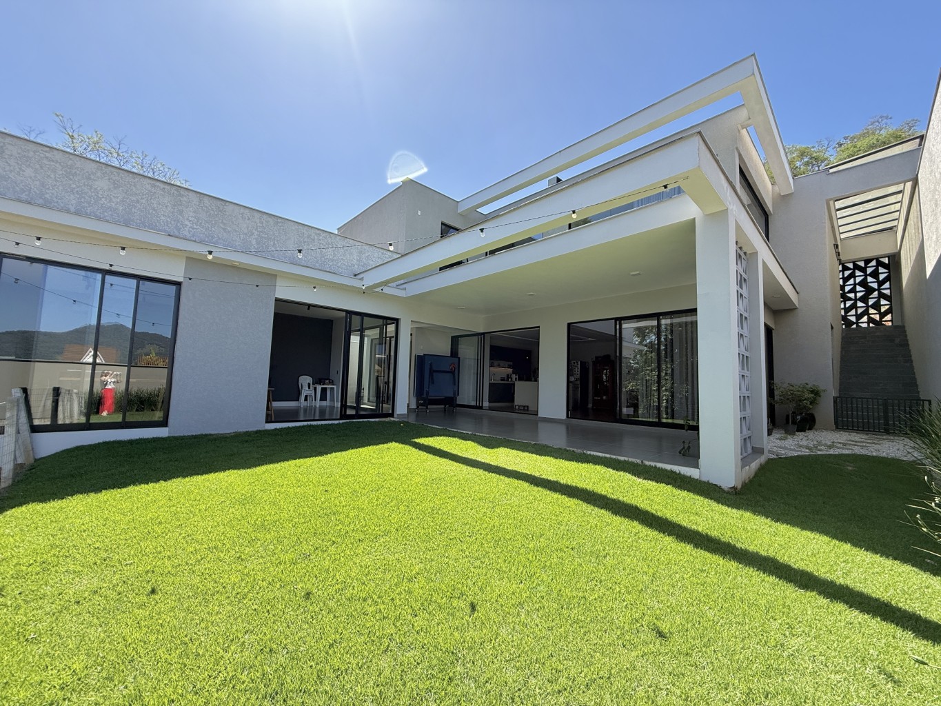 Casa semimobiliada na Barra do Rio Cerro - Jaraguá do Sul | Urbana Imóveis