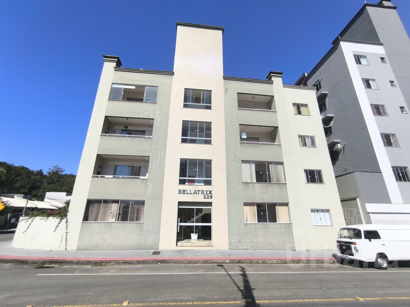 Apartamento mobiliado no Edifício Belatrix no bairro Amizade - Jaraguá do Sul | Urbana Imóveis