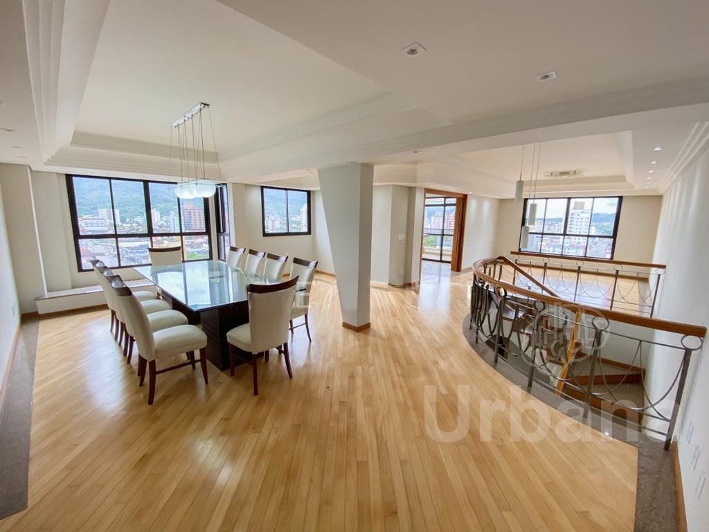 Cobertura duplex com 3 suítes no Edifício Dianthus, Centro de Jaraguá do Sul