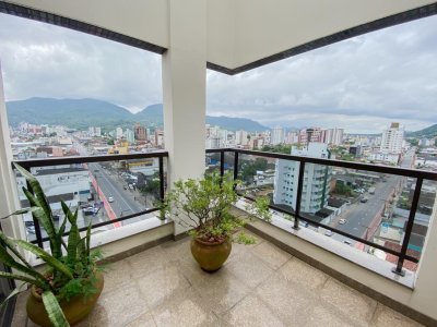 Cobertura duplex com 3 suítes no Edifício Dianthus, Centro de Jaraguá do Sul