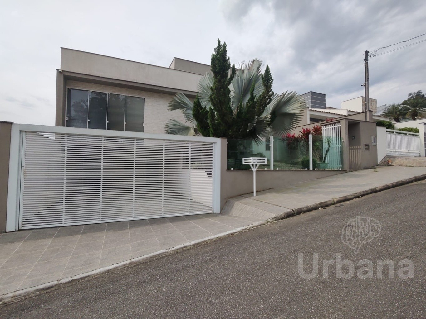 Casa Térrea Mobiliada no Bairro Amizade – Jaraguá do Sul | Urbana Imóveis