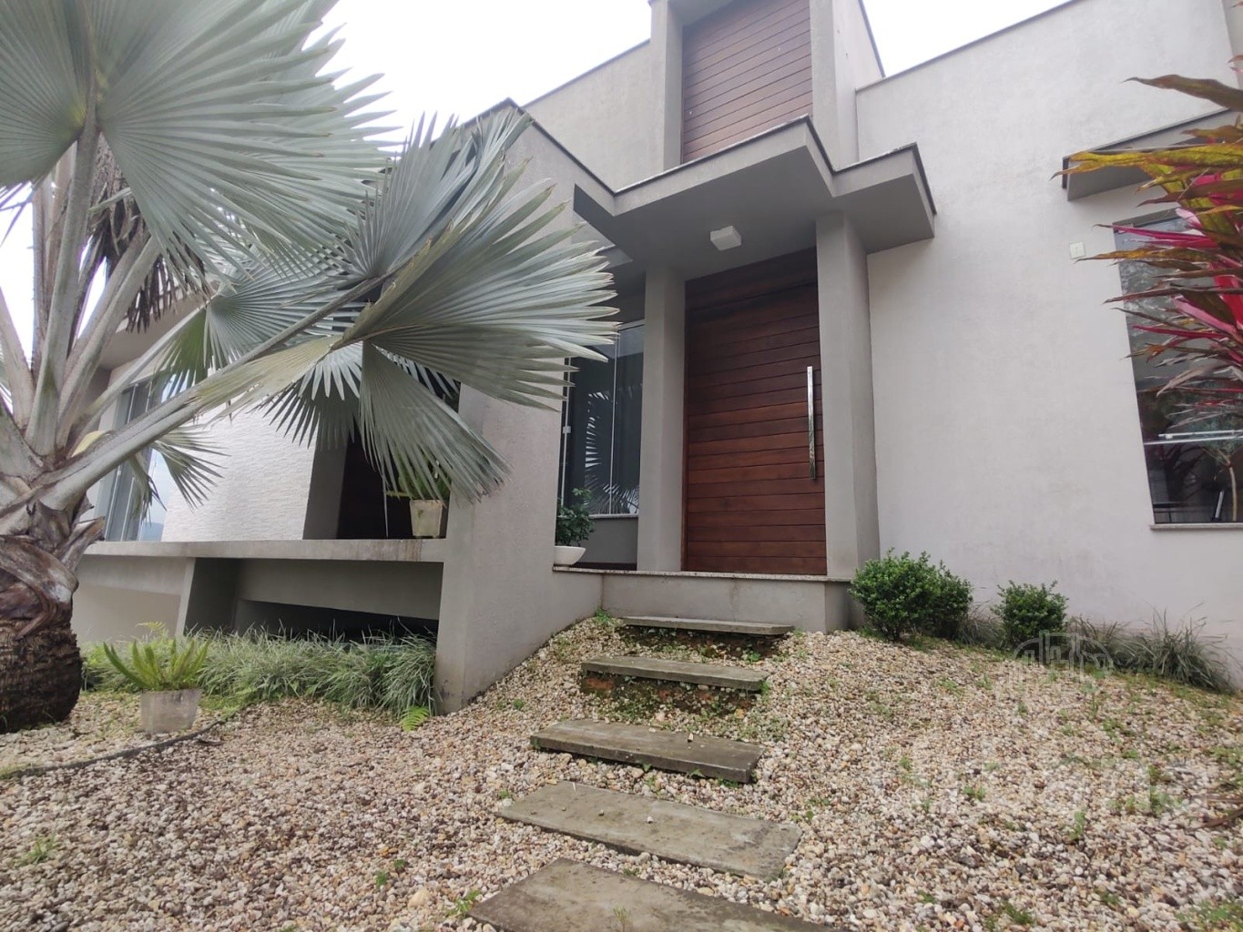 Casa Térrea Mobiliada no Bairro Amizade – Jaraguá do Sul | Urbana Imóveis