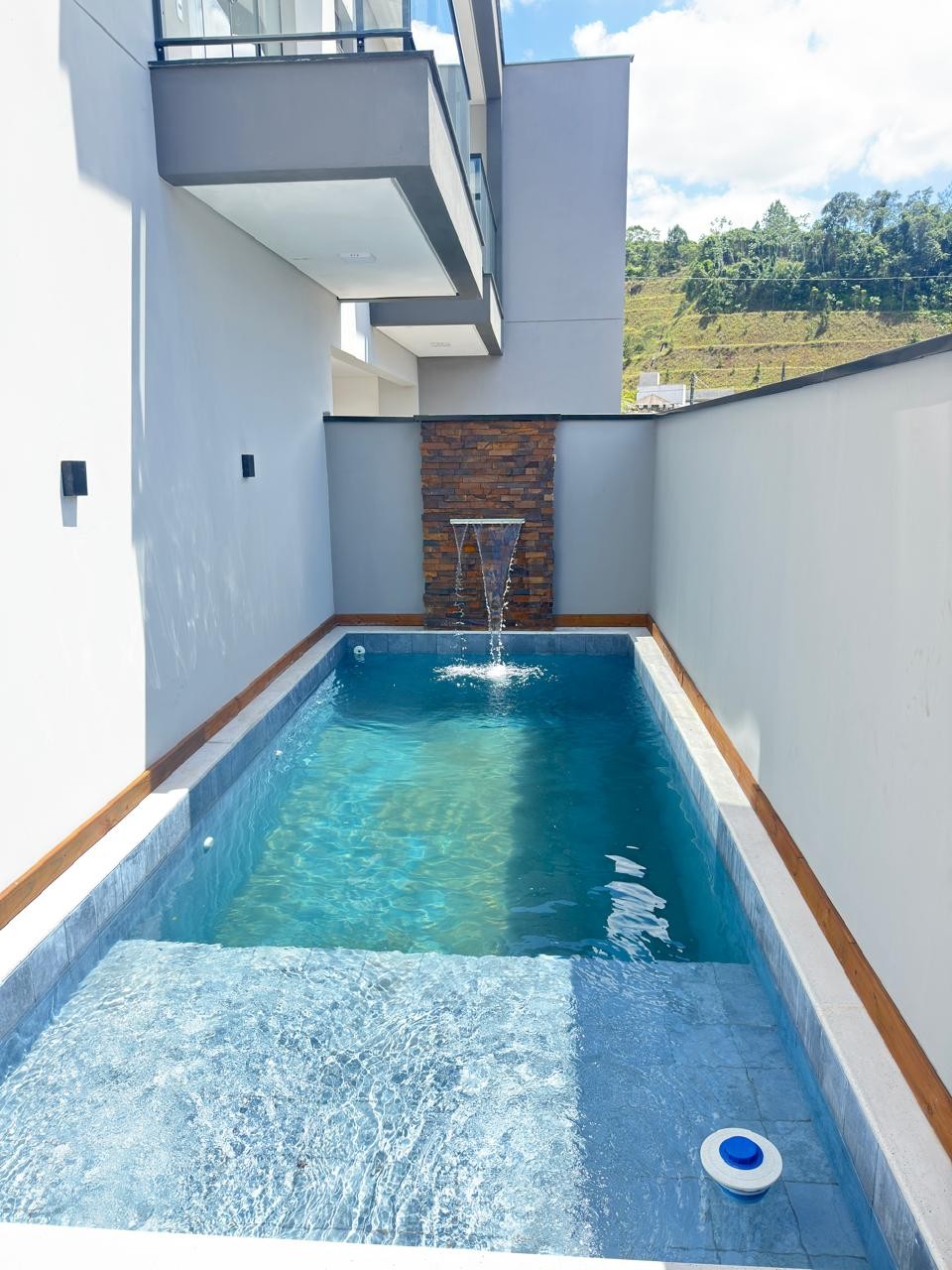 Casa com 3 suíte e piscina no bairro São Luis - Jaraguá do Sul | Urbana Imóveis