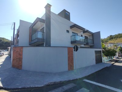 Casa com 3 suíte e piscina no bairro São Luis - Jaraguá do Sul | Urbana Imóveis