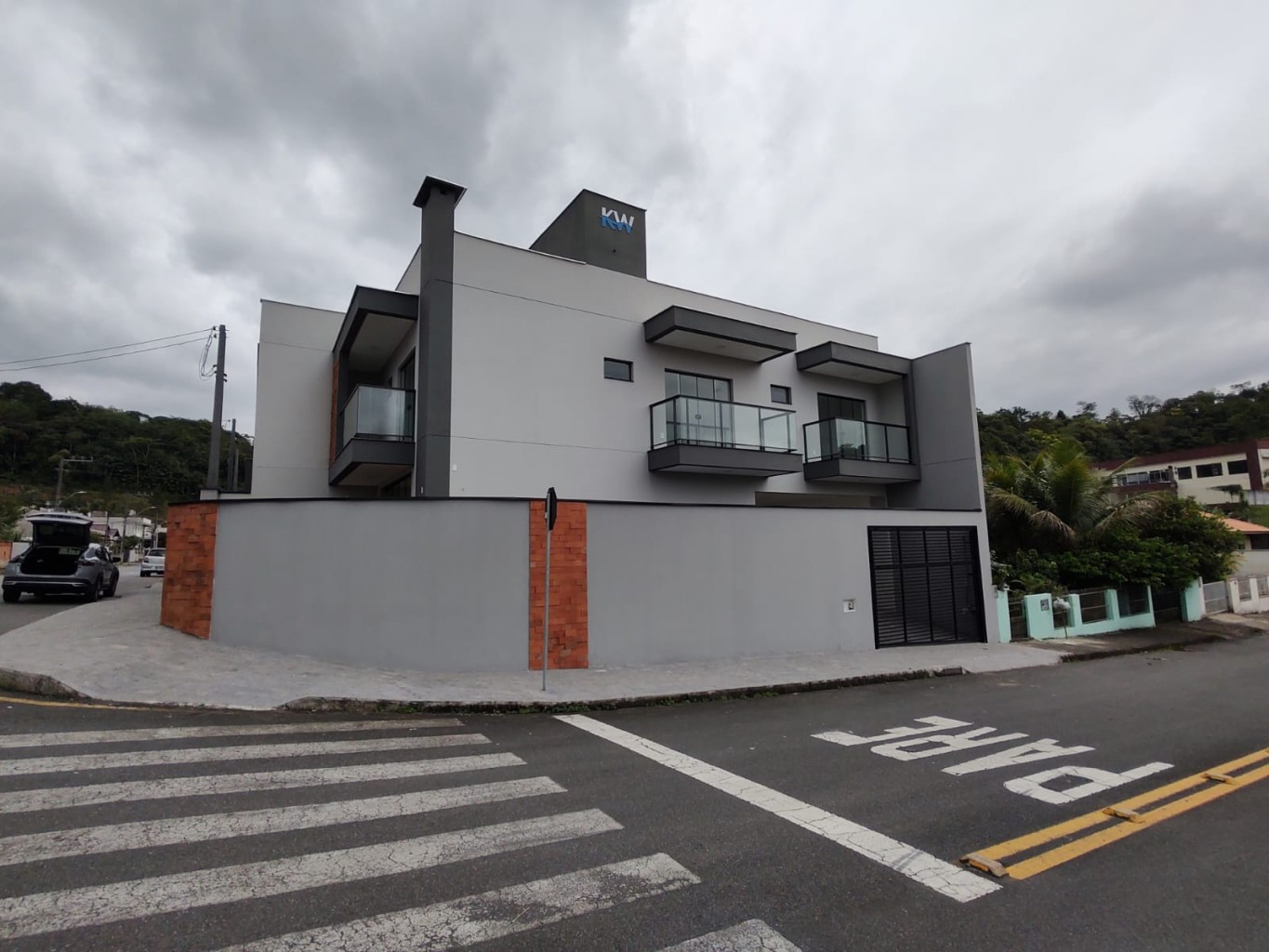 Casa com 3 suíte e piscina no bairro São Luis - Jaraguá do Sul | Urbana Imóveis