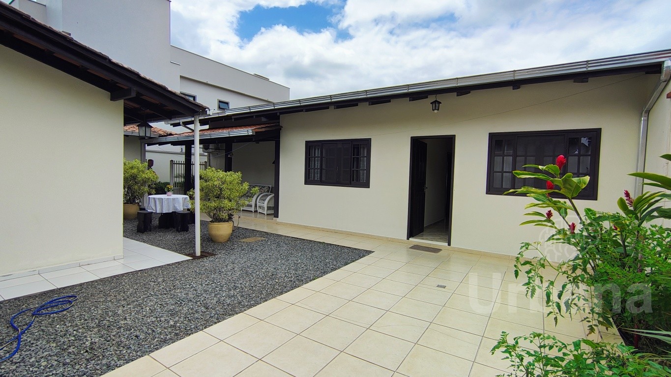 Casa no bairro Amizade – Jaraguá do Sul | Urbana Imóveis