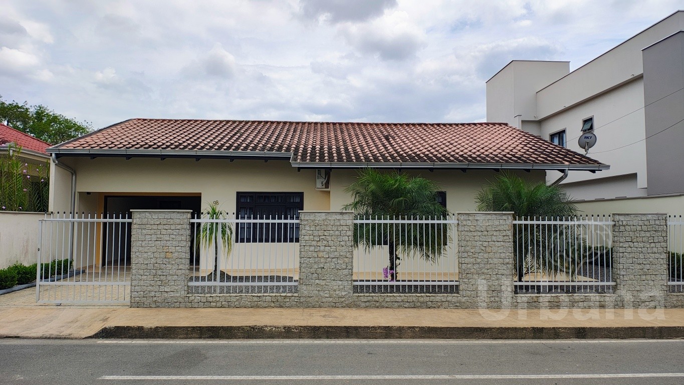 Casa no bairro Amizade – Jaraguá do Sul | Urbana Imóveis