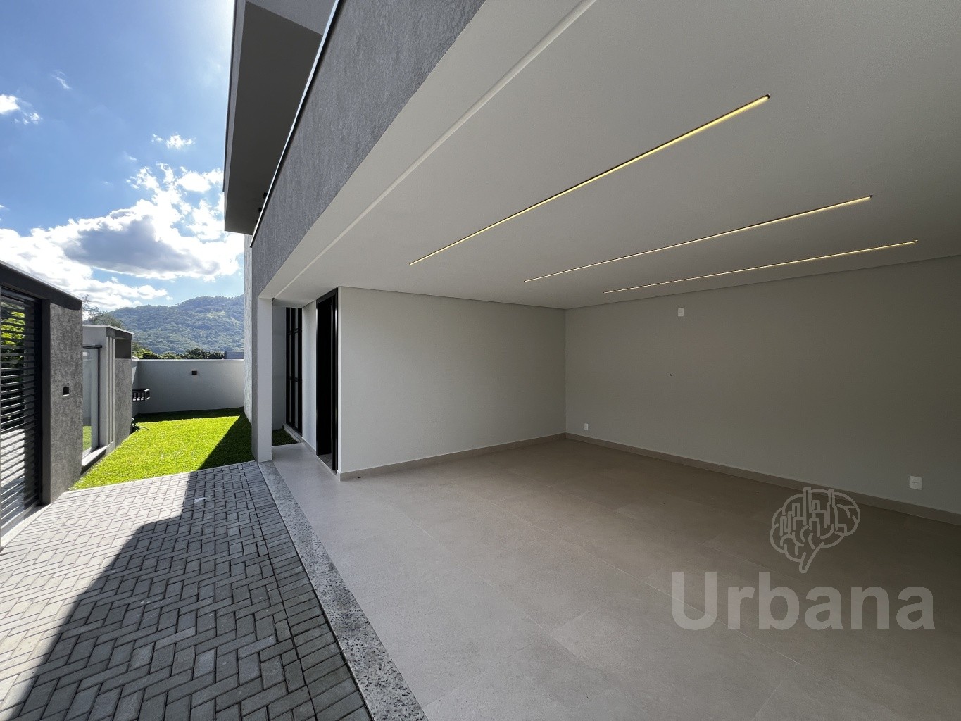 Casa nova e moderna na Barra do Rio Cerro – Jaraguá do Sul | Urbana Imóveis