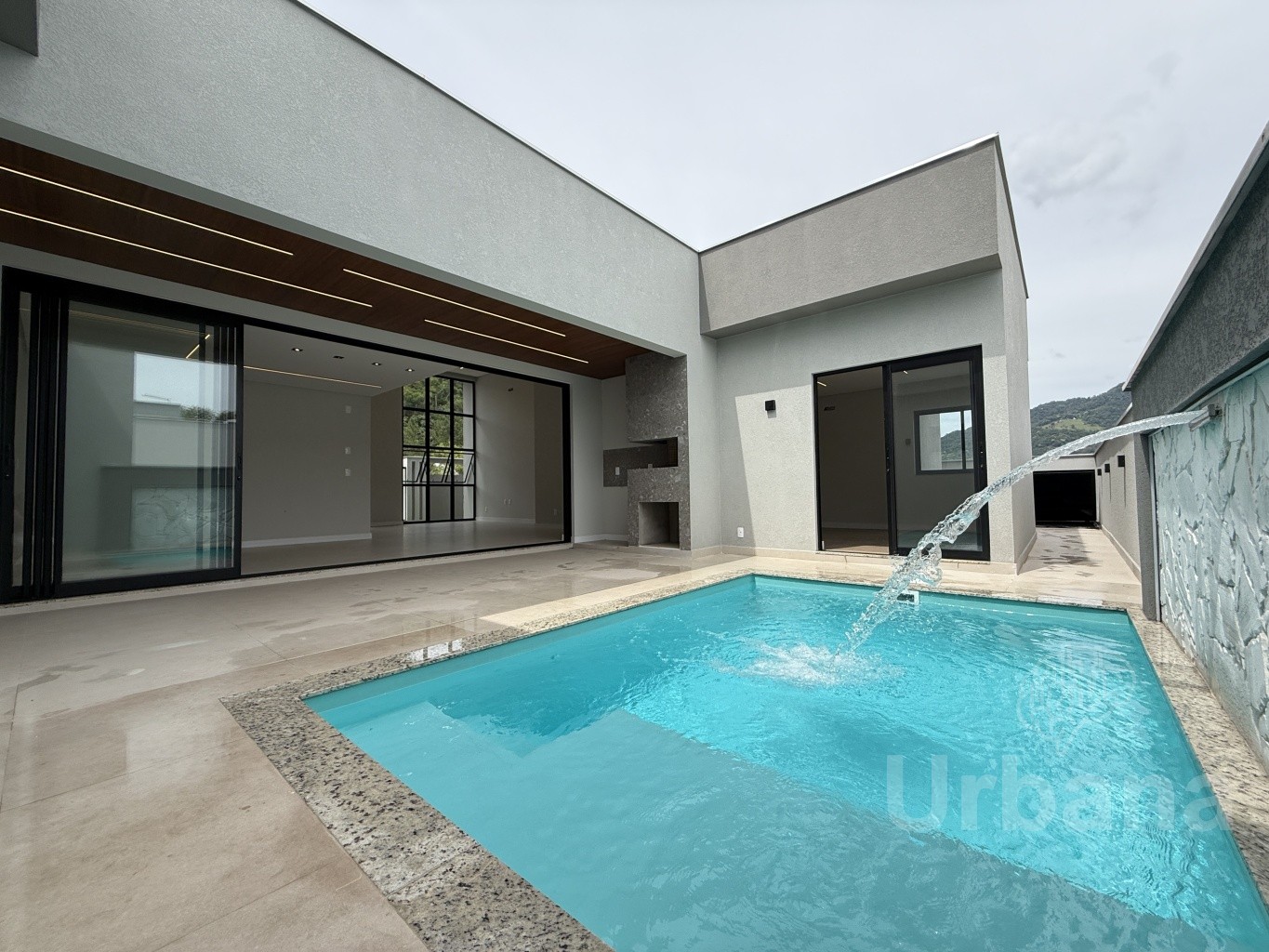 Casa nova e moderna na Barra do Rio Cerro – Jaraguá do Sul | Urbana Imóveis