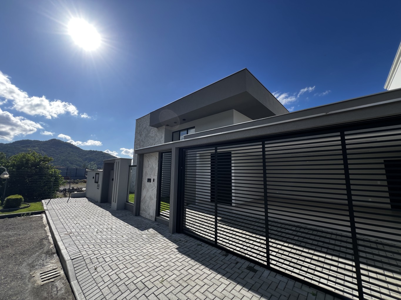 Casa nova e moderna na Barra do Rio Cerro – Jaraguá do Sul | Urbana Imóveis