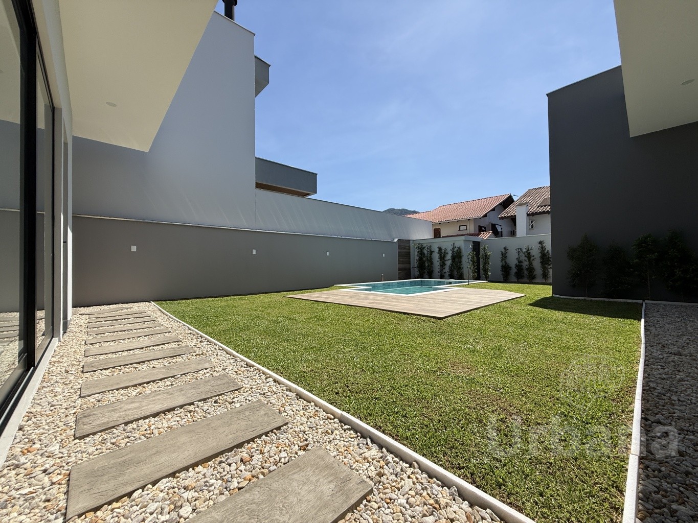 Casa térrea de alto padrão no bairro Amizade – Jaraguá do Sul | Urbana Imóveis