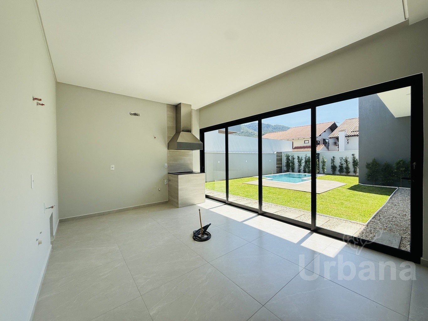 Casa térrea de alto padrão no bairro Amizade – Jaraguá do Sul | Urbana Imóveis