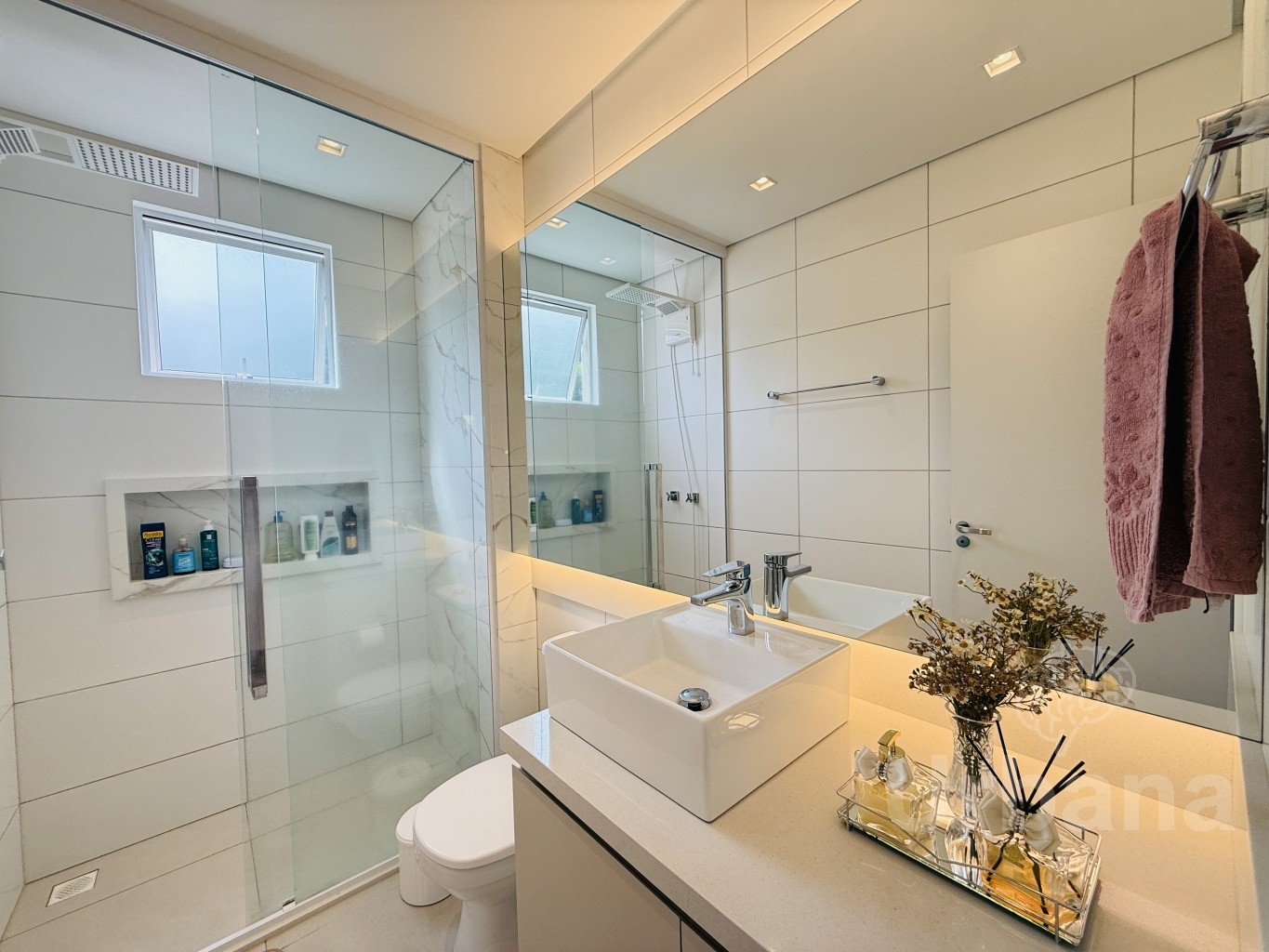 Apartamento mobiliado no Buonavita Residenziale – Barra do Rio Cerro | Urbana Imóveis