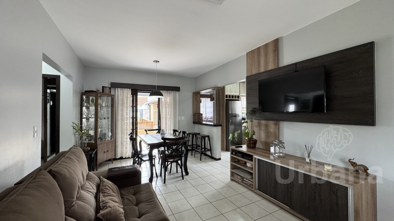 Casa semimobiliada na Barra do Rio Cerro – Jaraguá do Sul | Urbana Imóveis