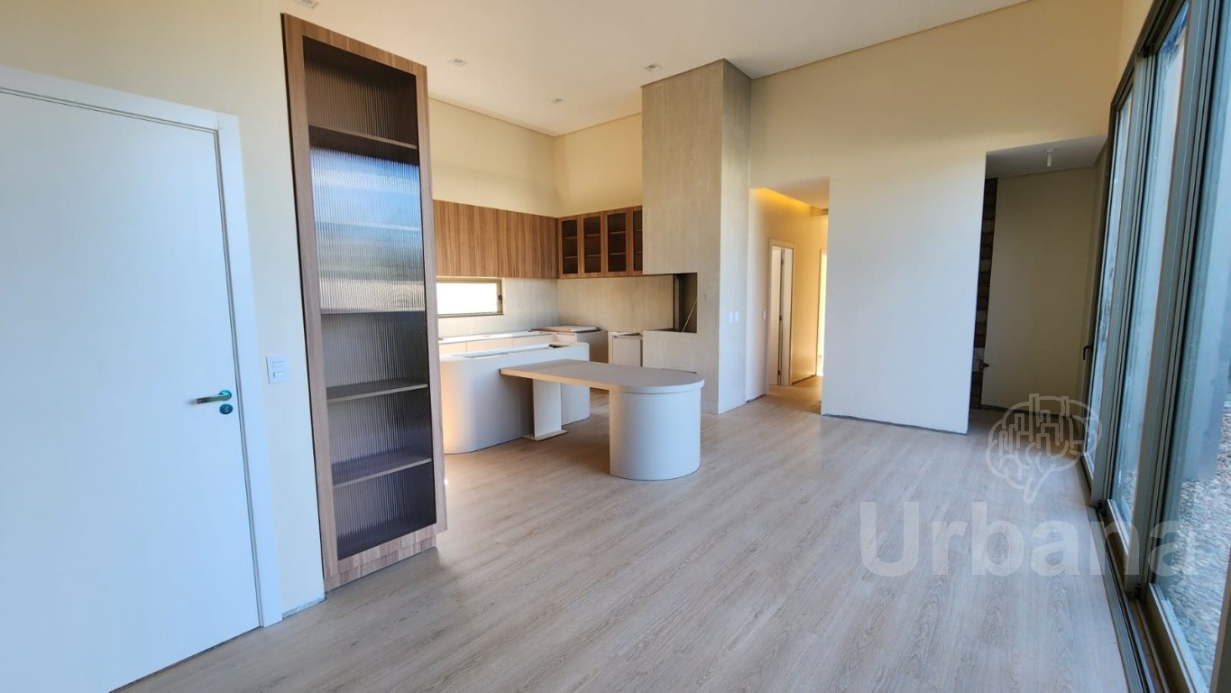 Casa térrea de alto padrão no bairro Rau – Jaraguá do Sul | Urbana Imóveis