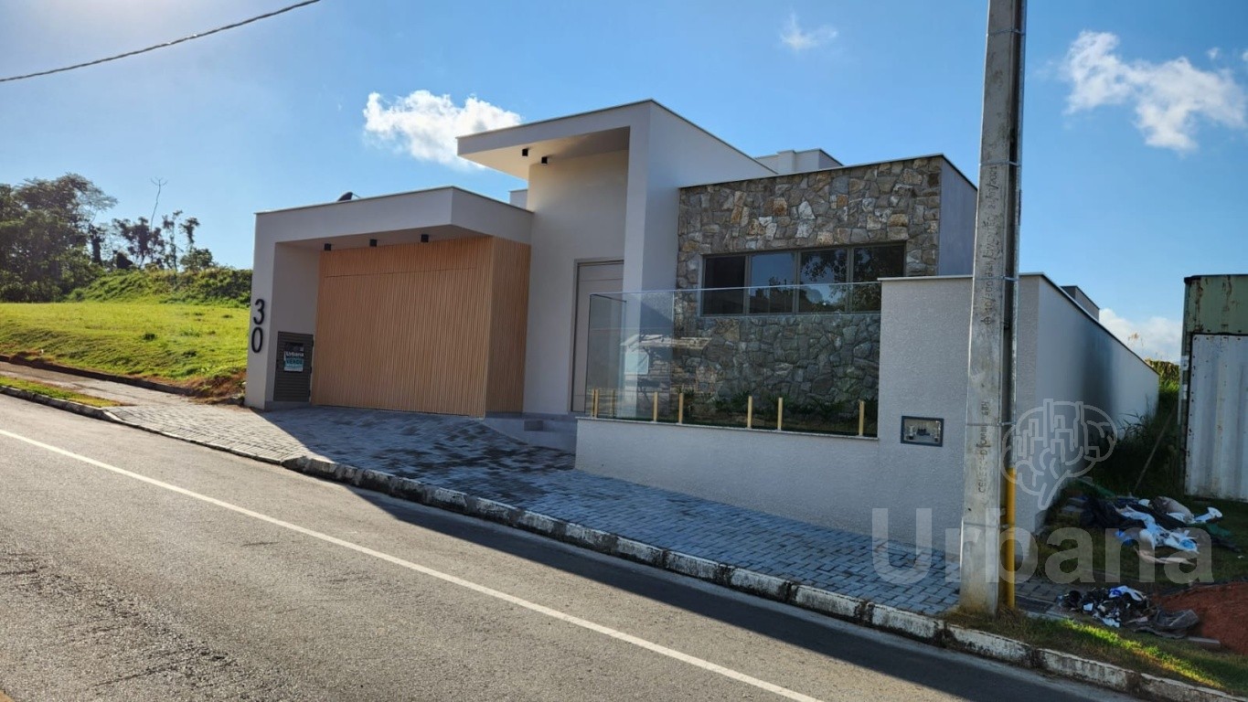 Casa térrea de alto padrão no bairro Rau – Jaraguá do Sul | Urbana Imóveis