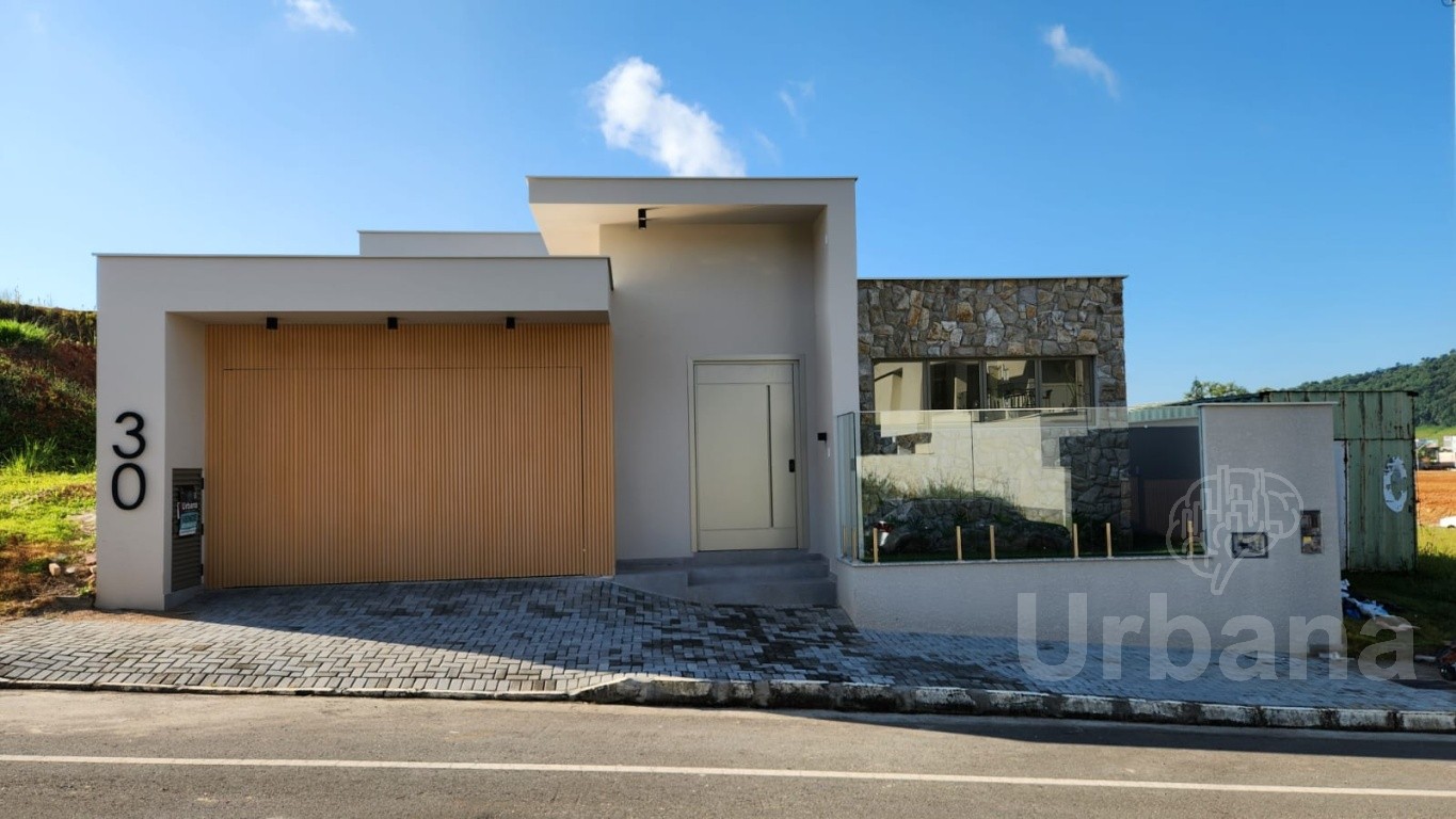 Casa térrea de alto padrão no bairro Rau – Jaraguá do Sul | Urbana Imóveis