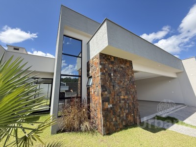 Casa Térrea com quintal - Jaraguá do Sul | Urbana Imóveis