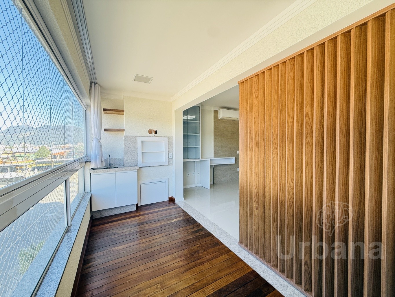 Apartamento semimobiliado bairro Amizade com Suíte + 2 quartos | Urbana Imóveis