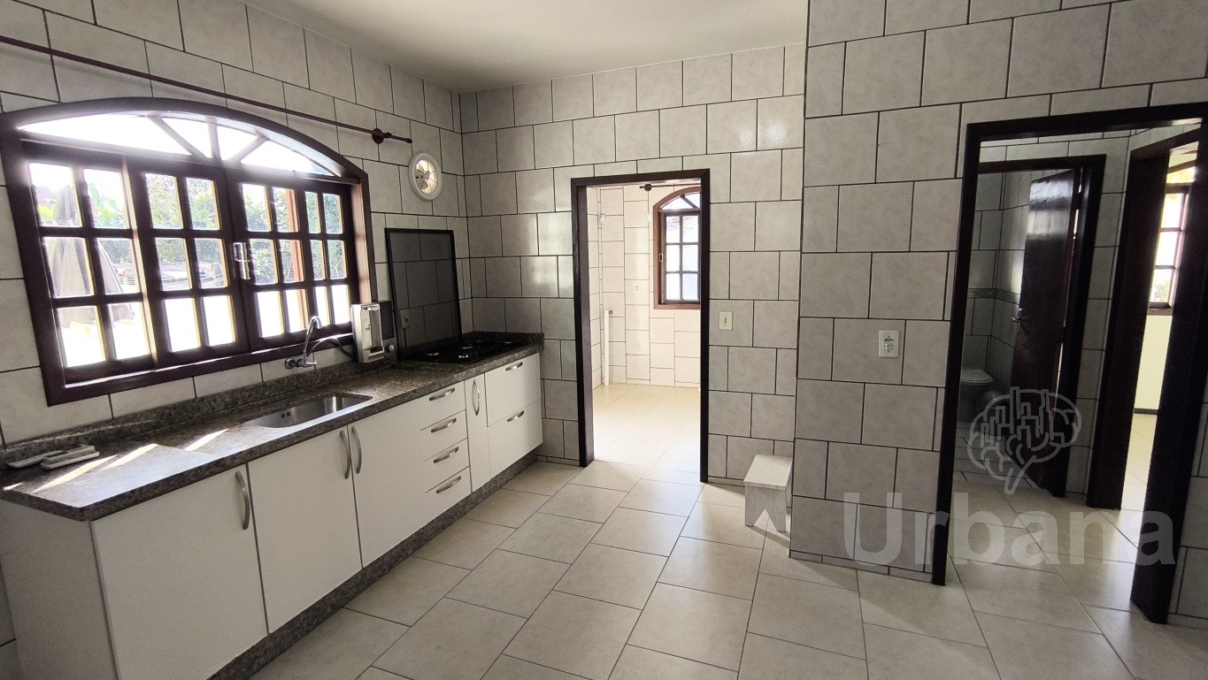 Casa com amplo quintal no São Luís - Jaraguá do Sul | Urbana Imóveis
