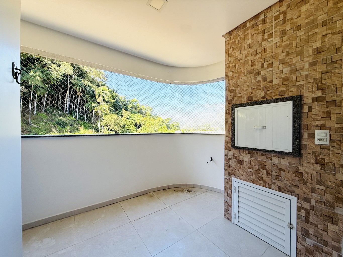 Apartamento com 3 Dormitórios semimobiliado no Baependi | Urbana Imóveis