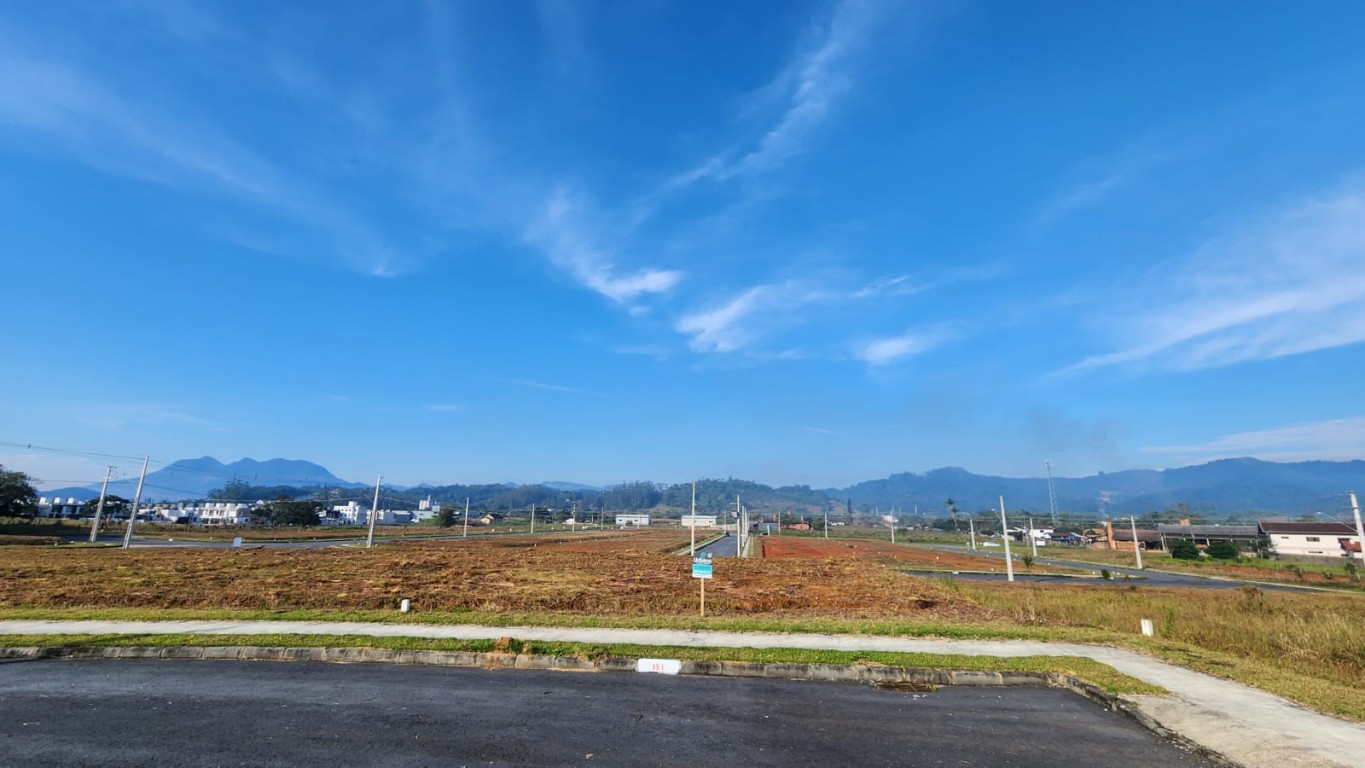 Terreno à Venda em Final de Rua no Loteamento Residencial Quebec em Três Rios do Norte, Jaraguá do Sul