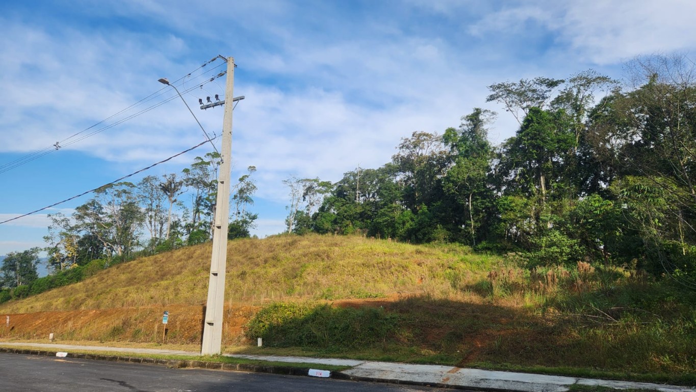 Terreno à Venda no Topo do Loteamento Residencial Quebec em Três Rios do Norte, Jaraguá do Sul