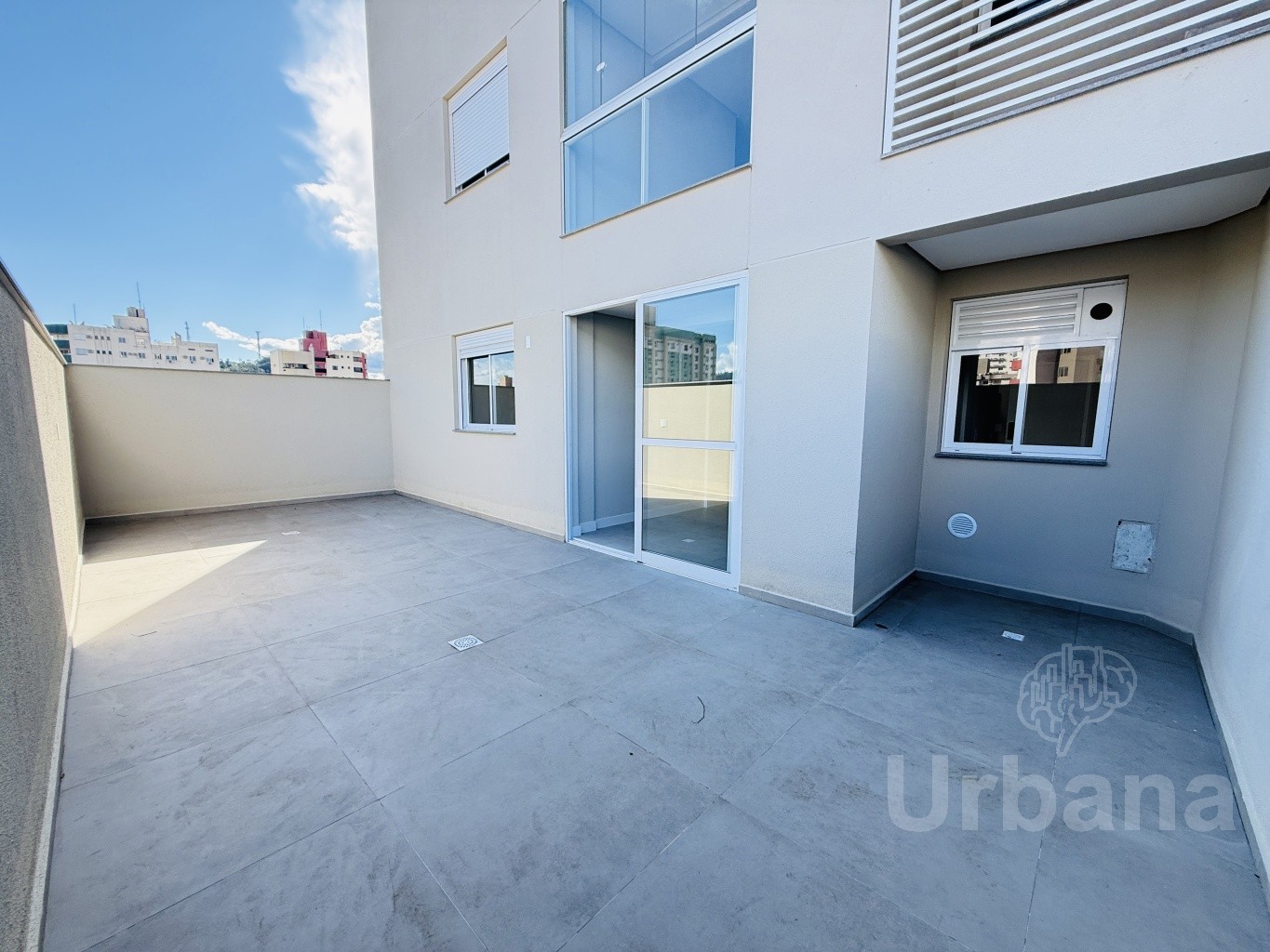 Apartamento com Suíte + 2 dormitórios e Terraço no Residencial Safira no Centro - Jaraguá do Sul