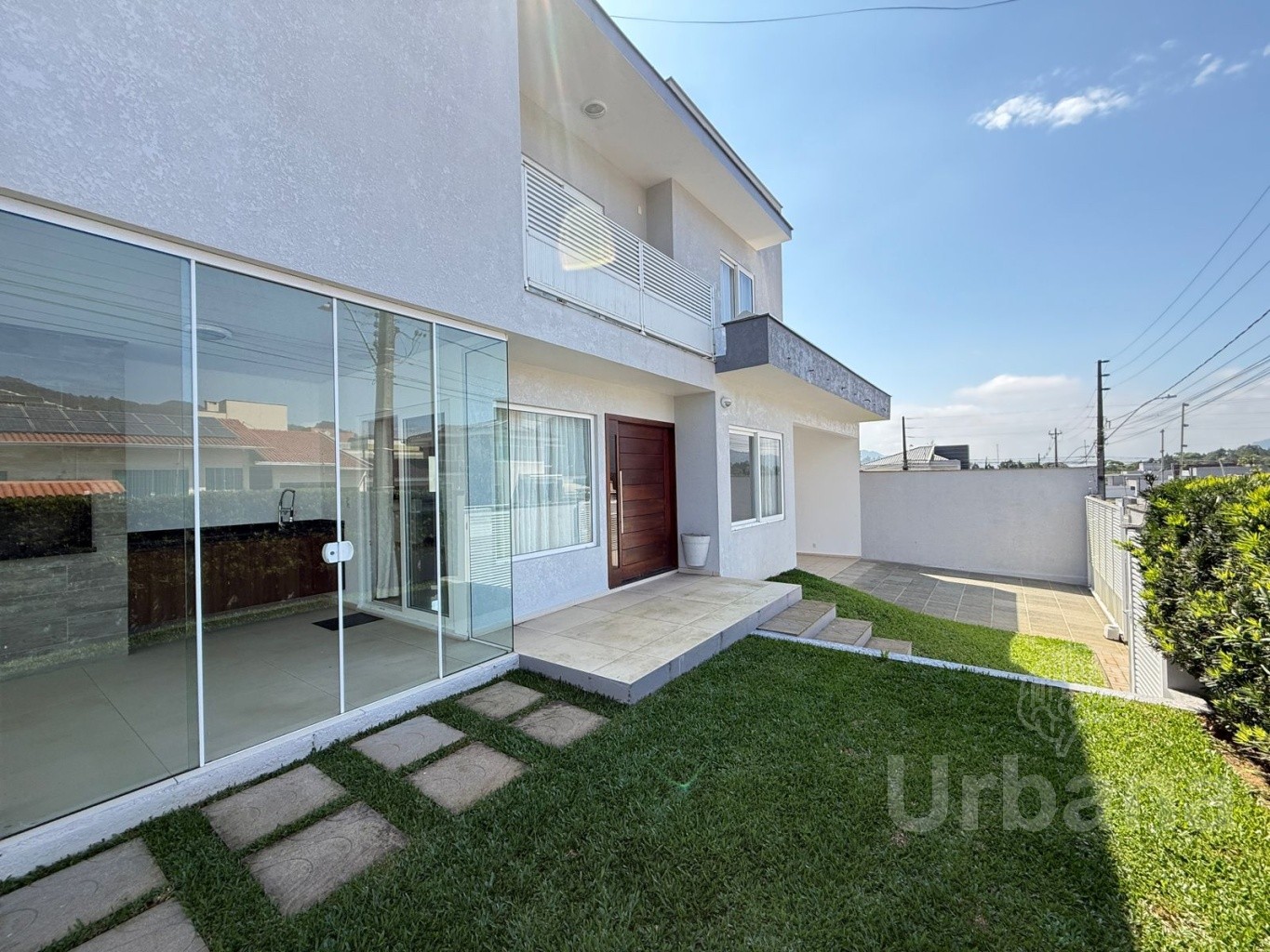 Casa semimobiliada com 3 suítes no Jaraguá Esquerdo - Jaraguá do Sul/ Urbana Imóveis