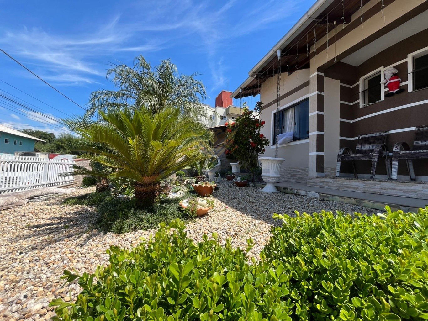 Casa com piscina e móveis planejados sob medida - Bairro Carijós — foto 3