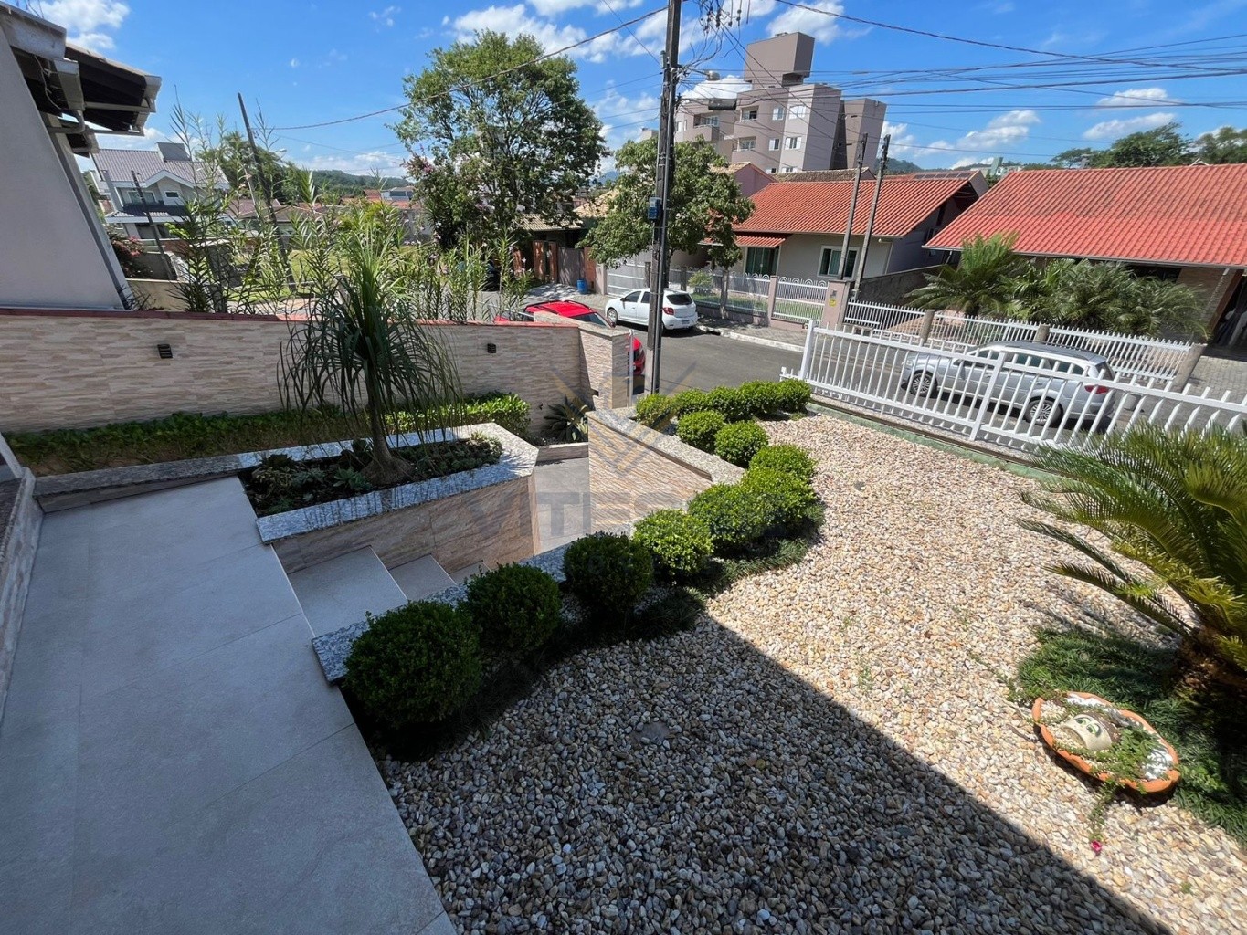 Casa com piscina e móveis planejados sob medida - Bairro Carijós — foto 4