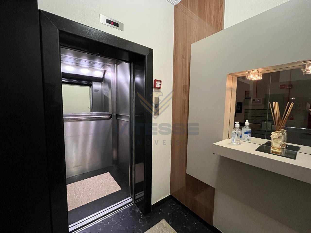 Apartamento com suíte e ampla sacada com vista para o sol da manhã. — foto 5