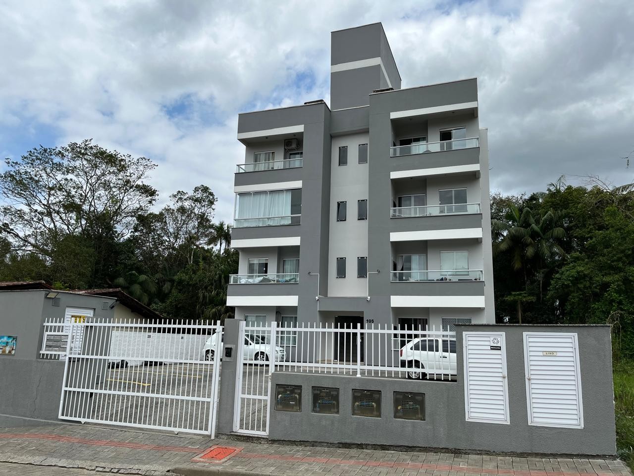 Apartamento dois dormitórios no Encano Baixo — foto 2