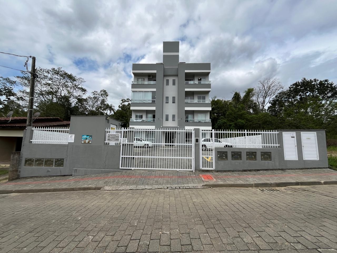 Apartamento dois dormitórios no Encano Baixo - foto 1