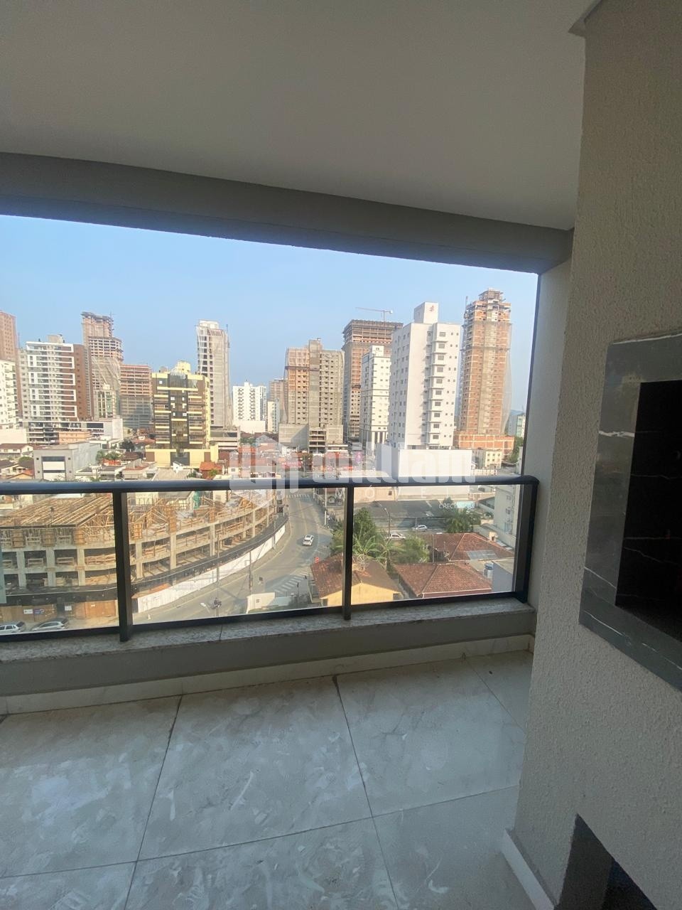 Apartamento de 2 quartos, no bairro Meia Praia, em Itapema | Eu Corretor