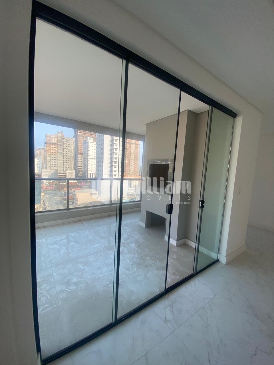 Apartamento de 2 quartos, no bairro Meia Praia, em Itapema | Eu Corretor