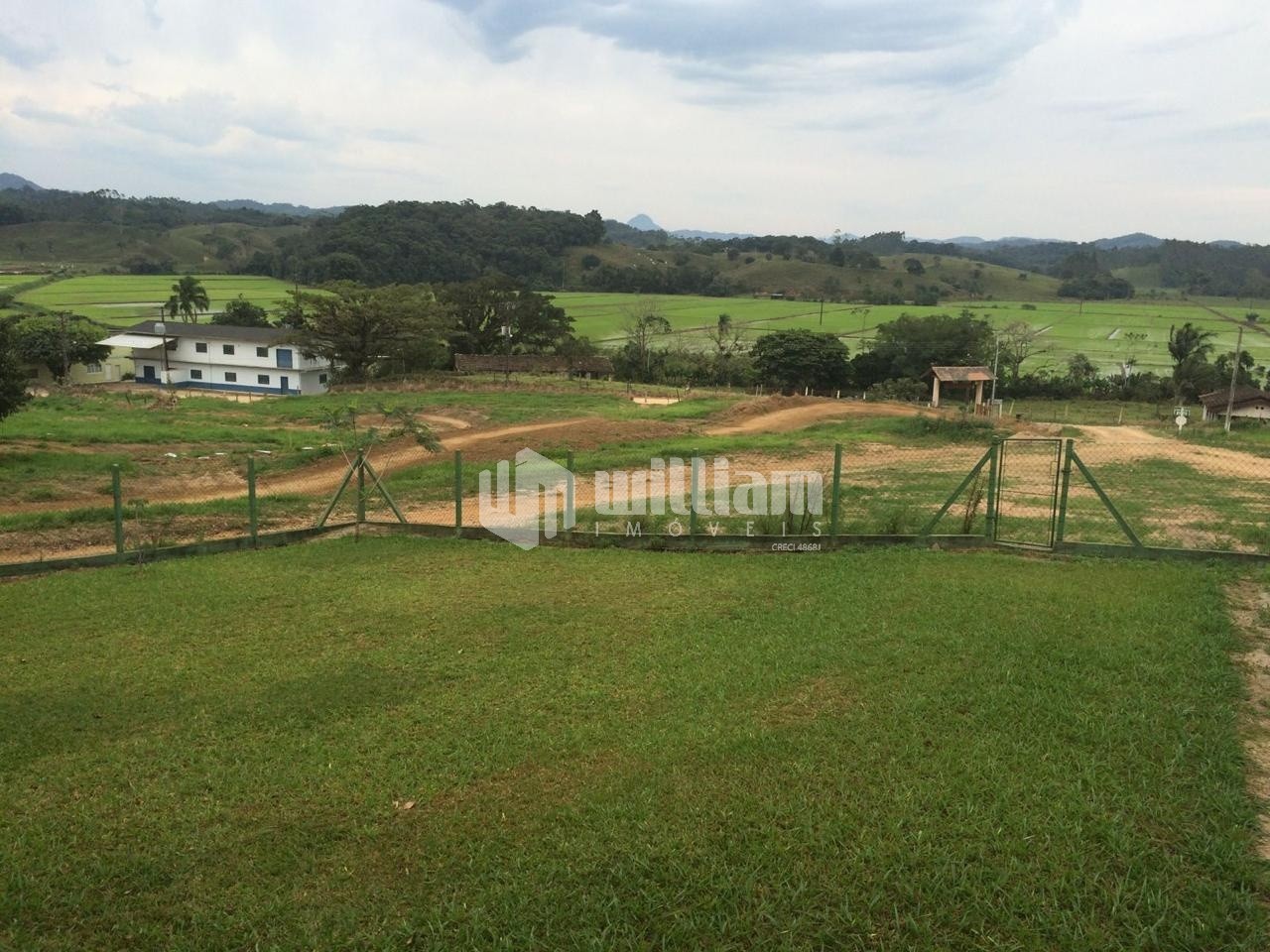 Fazenda/Sítios/Chácaras de 3 quartos, no bairro Barracão, em Gaspar | Eu Corretor