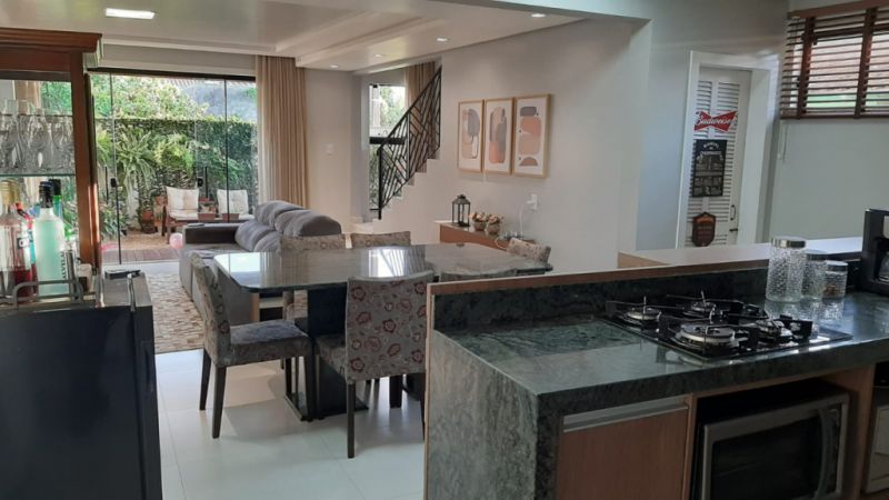 Casa de 5 quartos, 230m² no bairro Santa Terezinha, em Brusque | Eu Corretor